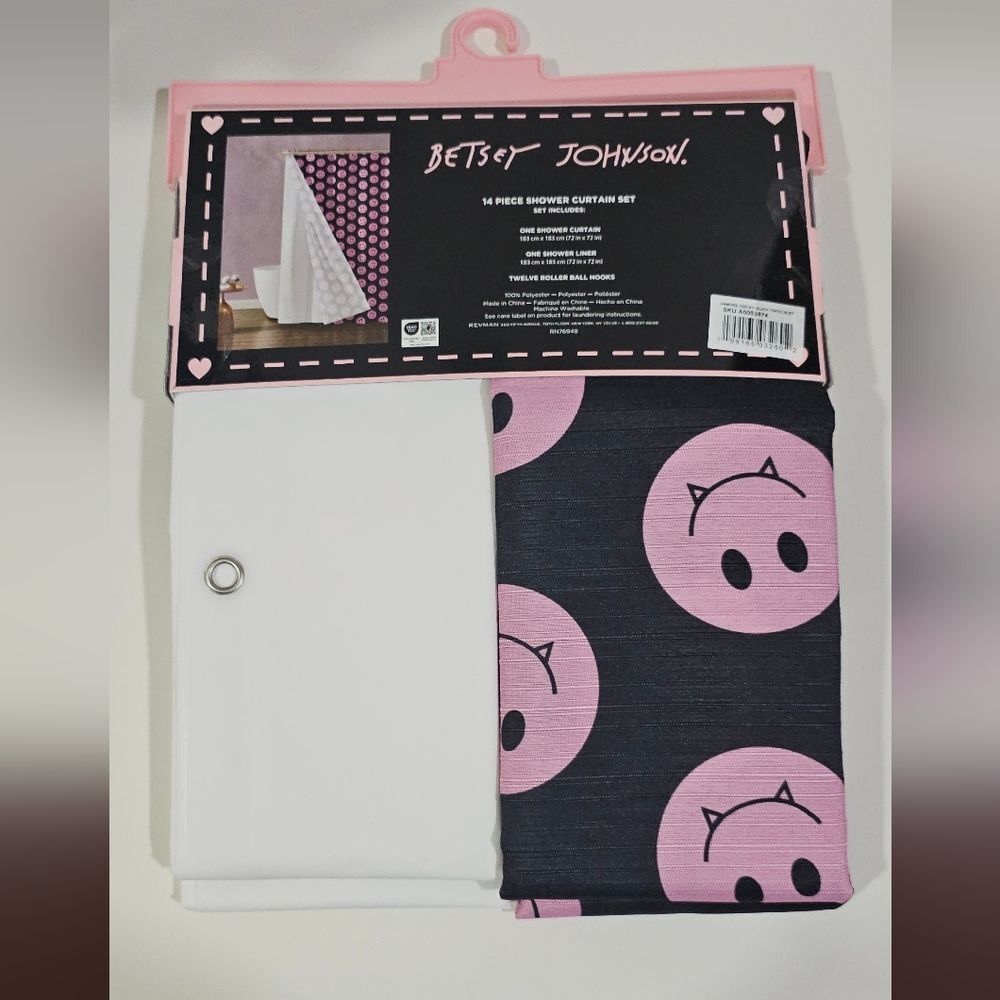 Betsey Johnson Black Pink Smiley Vampire Shower Curtain Set Bathroom Decor - Picture 3 of 3